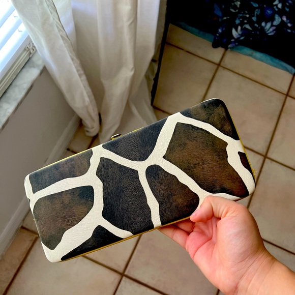 Women’s hand wallet cow-like print exterior yellow interior - Picture 1 of 3